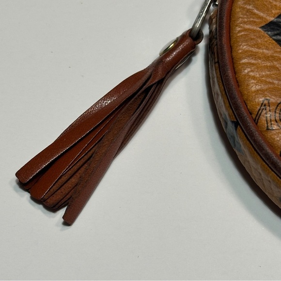 MCM Visetos 4" round coin purse, cognac leather, tassel - Picture 6 of 10